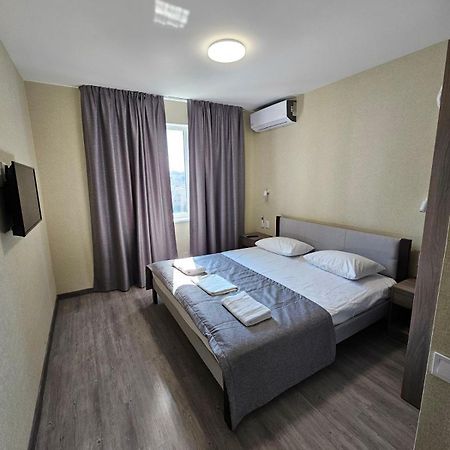 Mansarda Iris Hotel Kiev Bagian luar foto