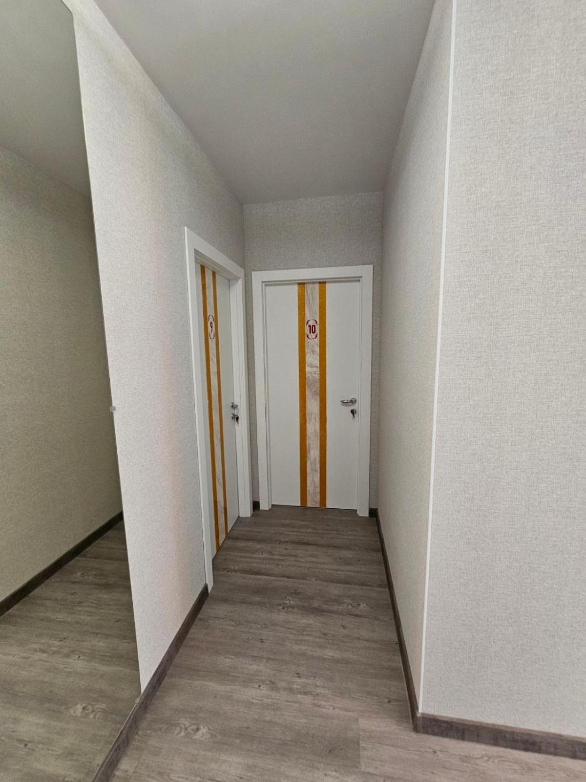 Mansarda Iris Hotel Kiev Bagian luar foto