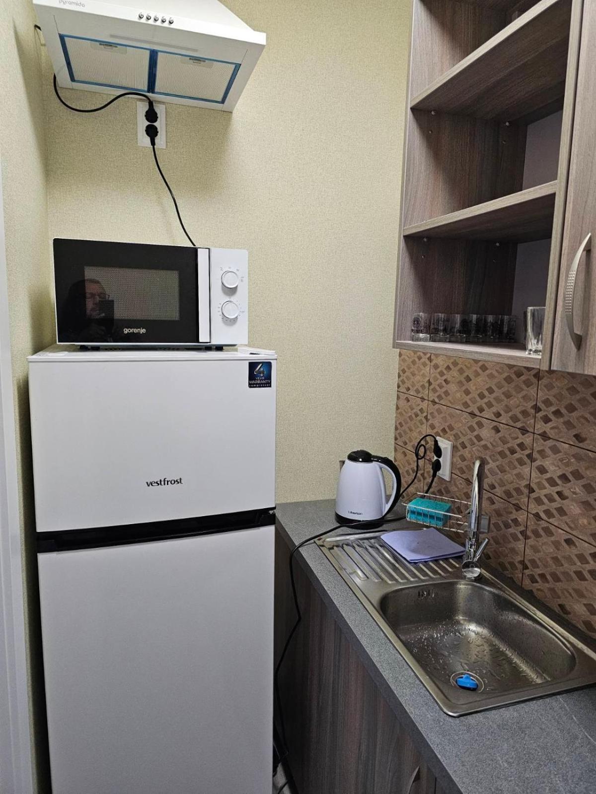 Mansarda Iris Hotel Kiev Bagian luar foto